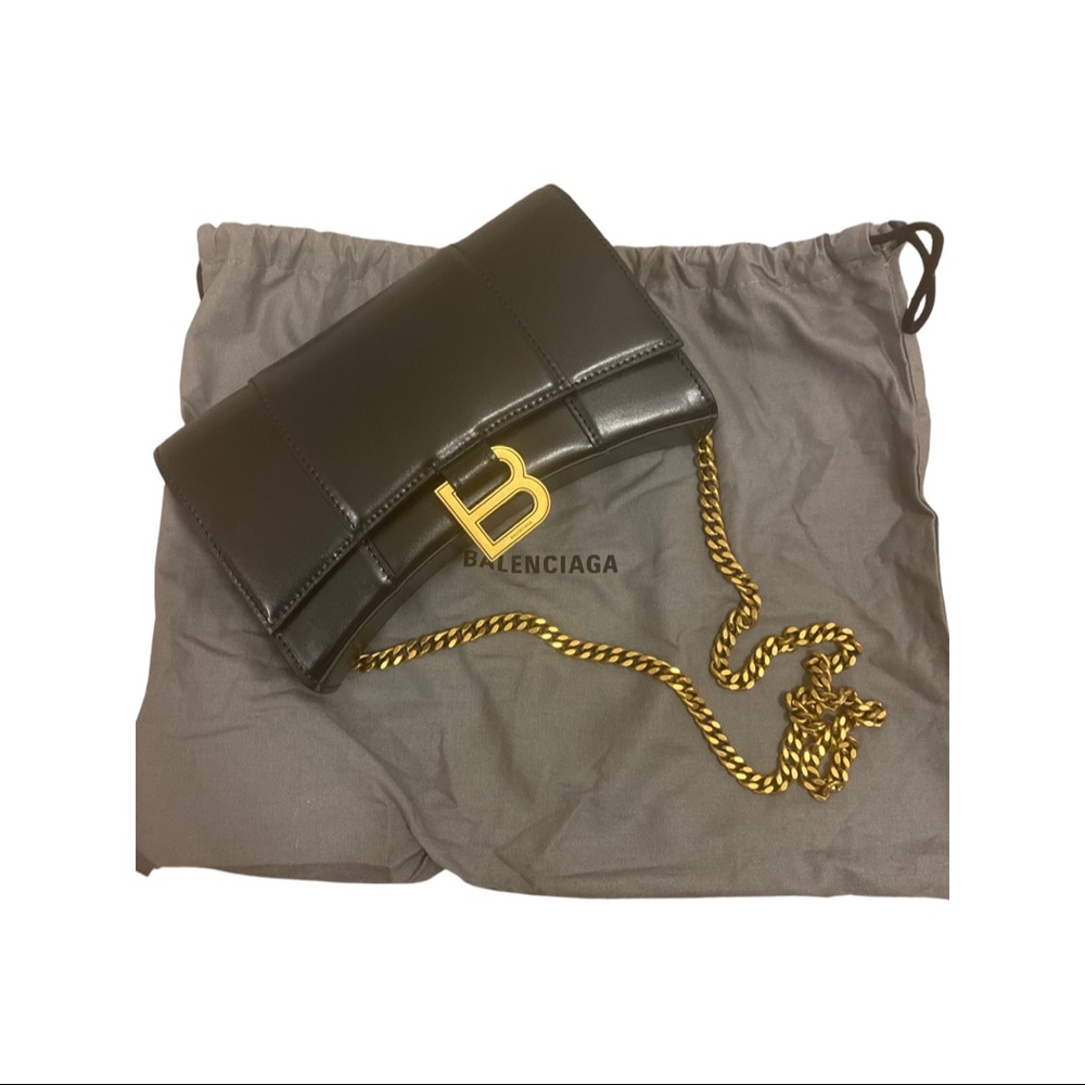 BALENCIAGA Hourglass Wallet On Chain in black shyni box calfskin,